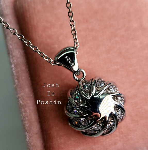 6.79 CT. T.W. portuguese cut green-blue diamond pendant necklace in 925 silver - Picture 4 of 17